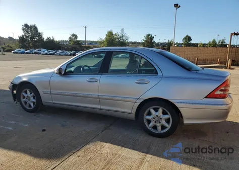 2003 Mercedes-Benz C 320 из США, поврежденный, VIN WDBRF64J93F439273